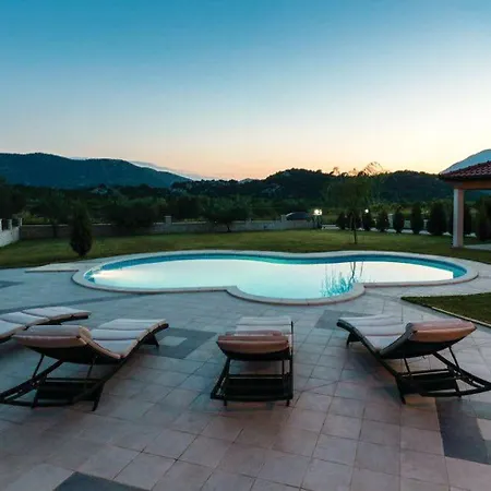 Villa Beautiful In With Private Pool