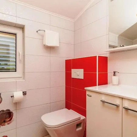 Beautiful In With Private Pool * Peracko Blato