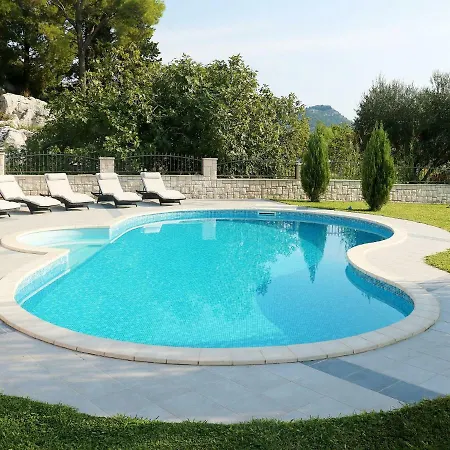 Beautiful In With Private Pool 빌라 *